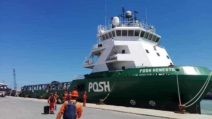 Trabajadores de Posh Honesto, varados en Dos Bocas por adeudo de salario