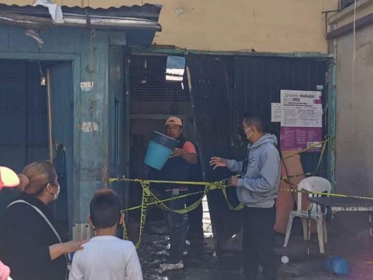 Voraz incendio devasta mercado de Tequila