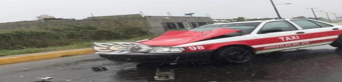 Aparatoso accidente en la 4 Carriles de Nanchital