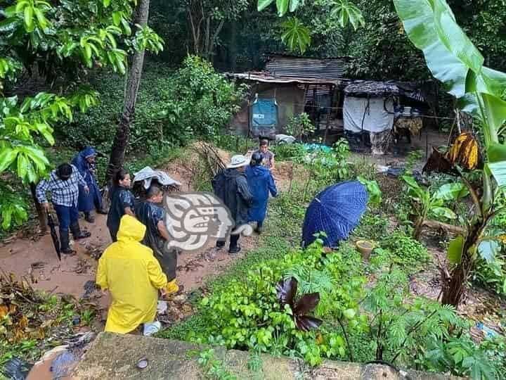 Caminos cortados y cerros desgajados por lluvias en comunidades del Sur