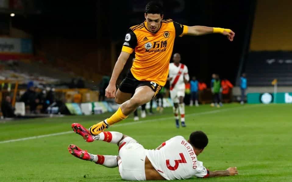 Wolverhampton empata contra Southampton; Jiménez asistió jugada del gol