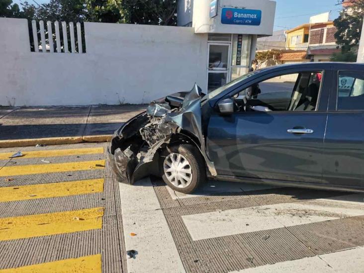 Se registra accidente en colonia de Boca del Río; deja solo daños materiales