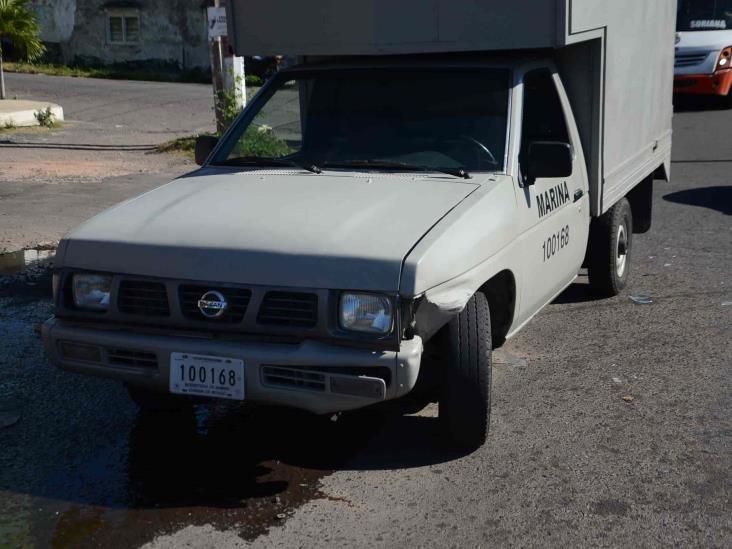 Choca auto particular con vehículo de Semar en Veracruz