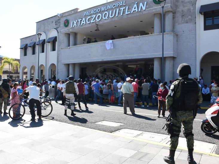 Protesta por falta de agua en Ixtac termina en zafarrancho