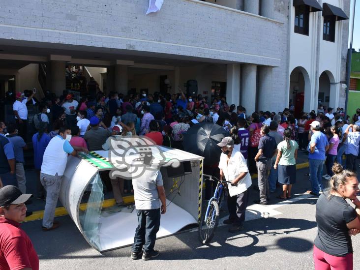 Protesta por falta de agua en Ixtac termina en zafarrancho