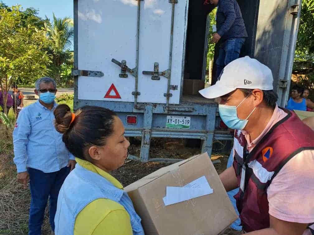 Entrega DIF insumos alimentarios ante afectaciones por lluvias