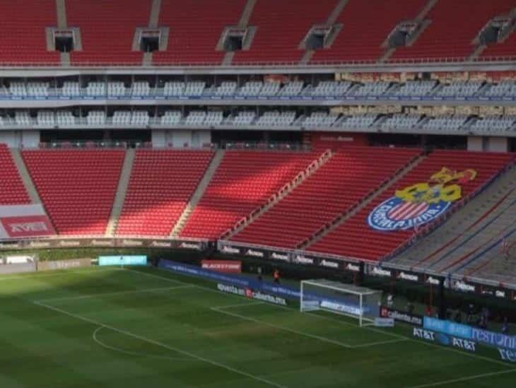 Chivas permitiría aficionados en el Akron ante Pumas