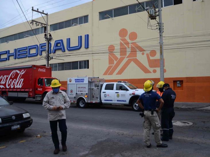 Se registra cortocircuito en tienda Chedraui Centro de Veracruz