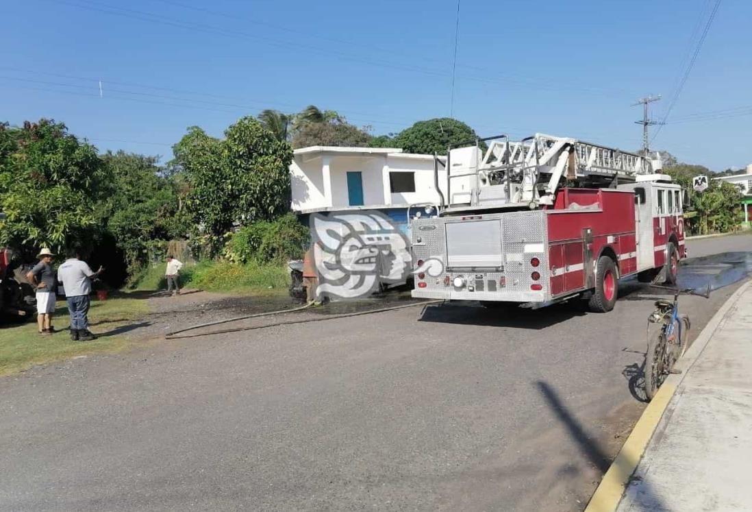 Se incendia camioneta en Actopan