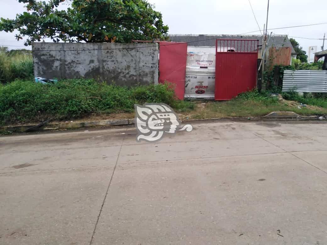 Balean a mujer mientras buscaba chatarra en terreno de Coatzacoalcos