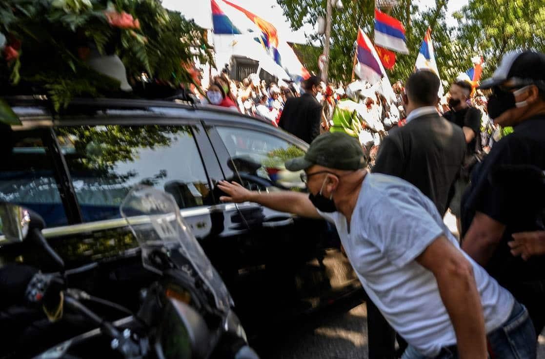 Miles de uruguayos despiden en la calle a Tabaré Vázquez