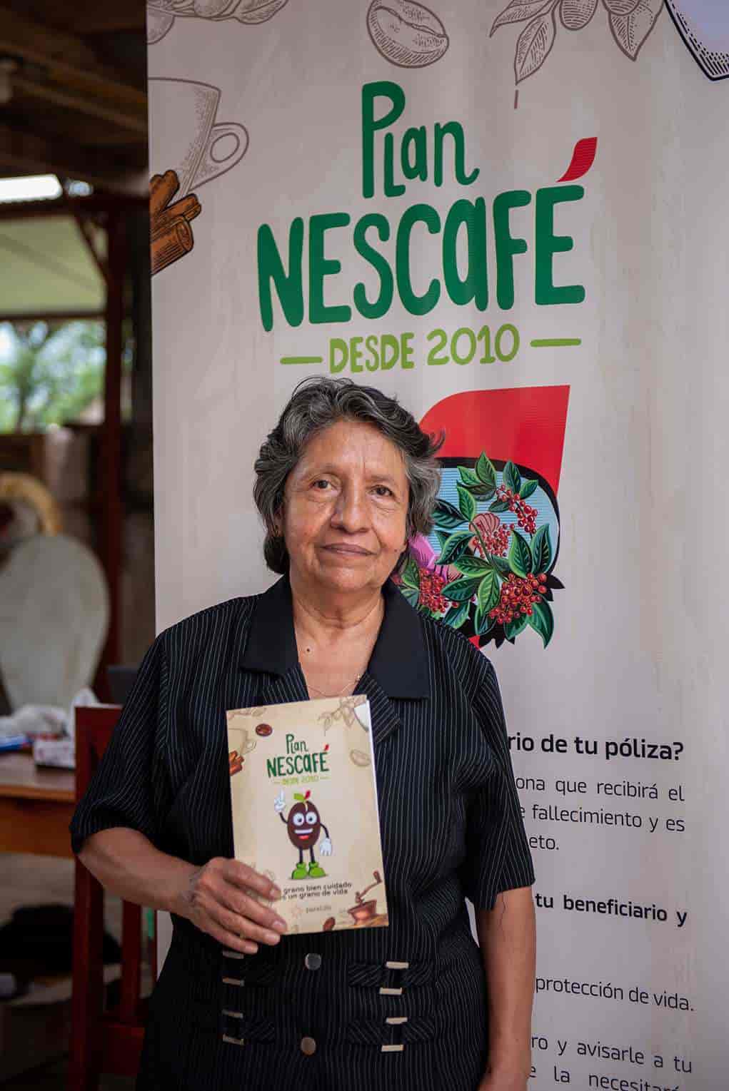 Da Nestlé seguros de vida y protección familiar a caficultores de Veracruz