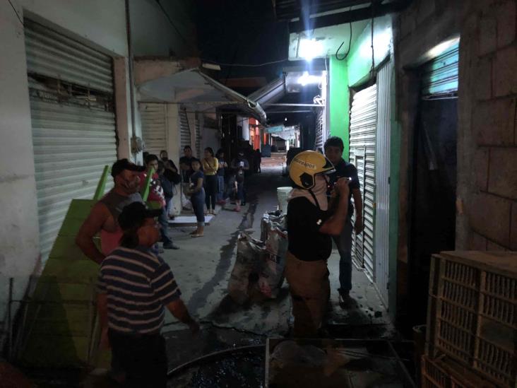 Se incendia bodega al interior del Mercado Malibrán