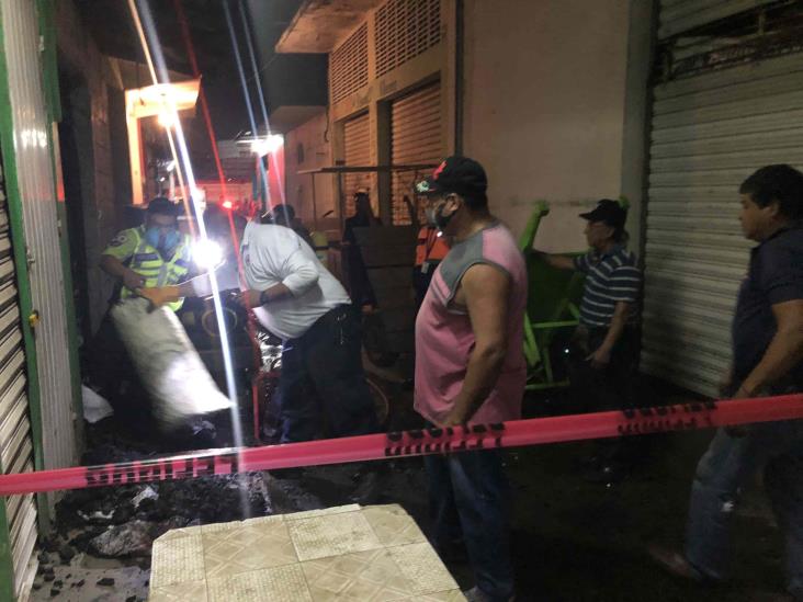 Se incendia bodega al interior del Mercado Malibrán