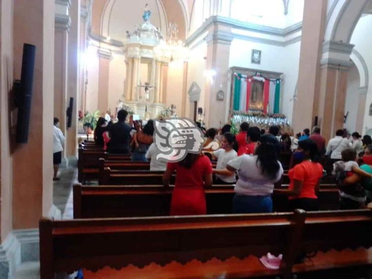 Acuden feligreses a misa para celebrar el Día de la Virgen de Guadalupe