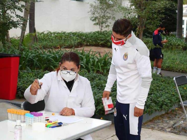 Jugadores de Chivas reportaron a exámenes médicos previo a Clausura 2021