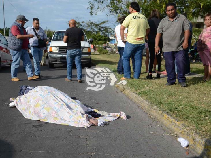 Muere profesora atropellada por camión de volteo en Veracruz