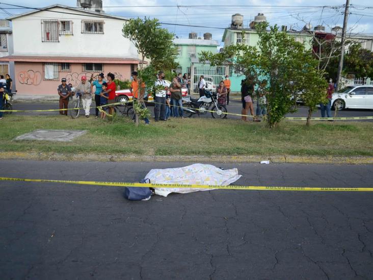 Muere profesora atropellada por camión de volteo en Veracruz