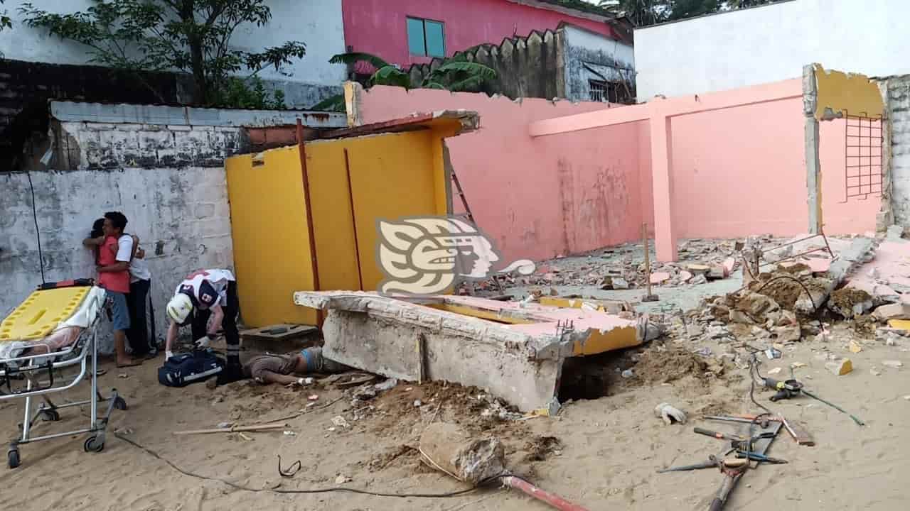 Era menor de edad, fallecido por caerle una barda en Coatzacoalcos