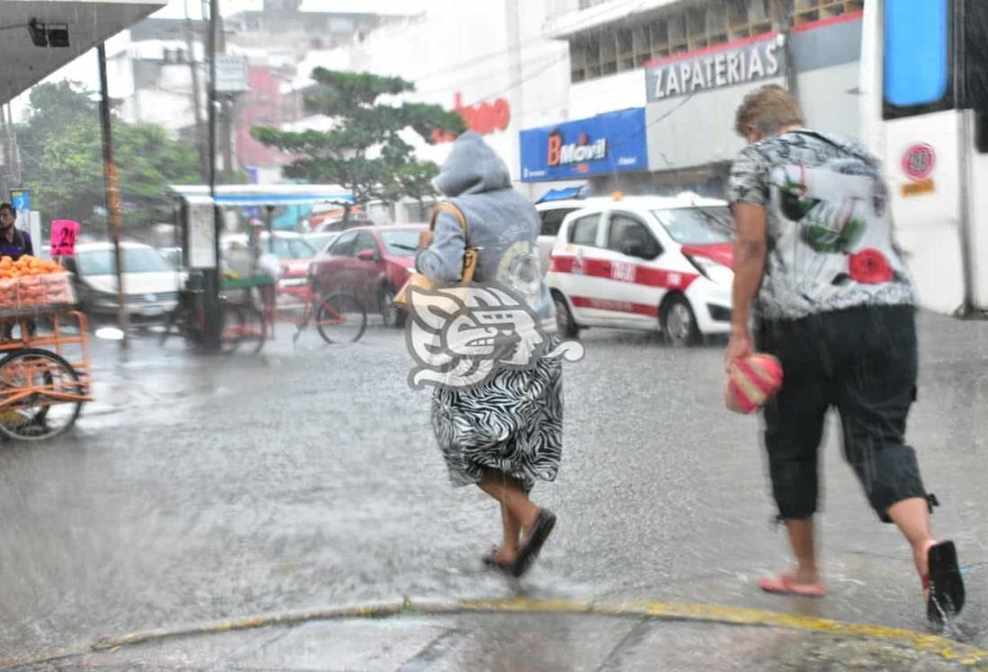 Lluvias y rachas de viento produce el Frente Frío 21 en el sur de Veracruz