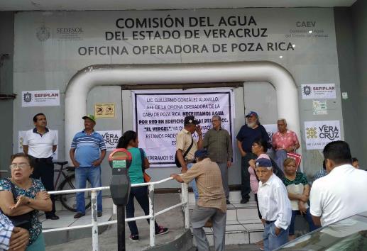 Sindicalizados amagan con suspender suministro de agua en Poza Rica