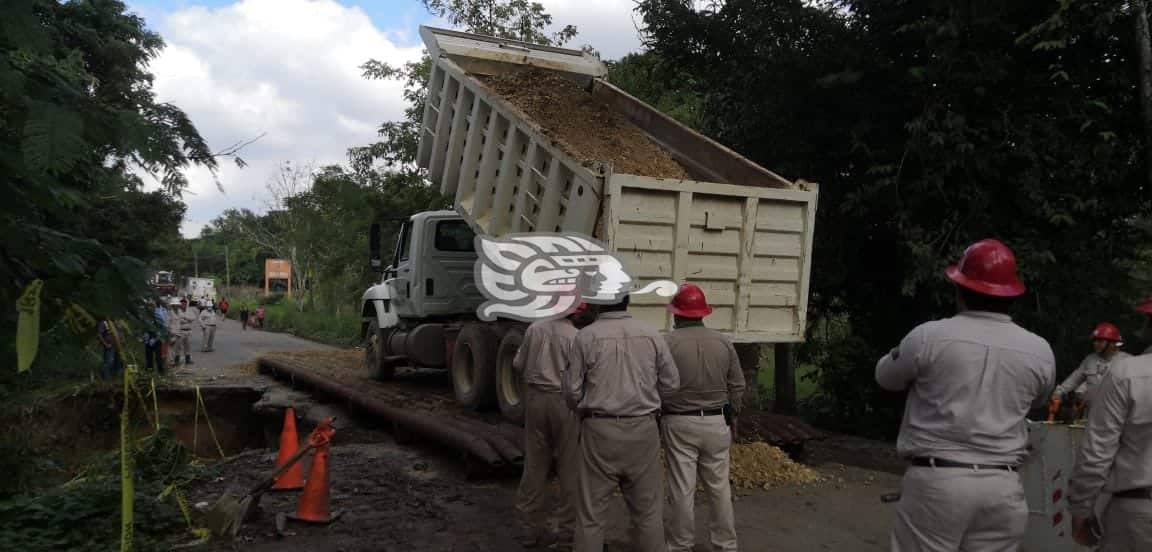 Pemex instala puente provisional en carretera Paralelo-Las Choapas