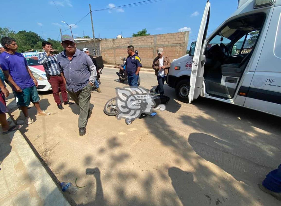 Comerciante sufre amputación dedo tras accidente en Acayucan