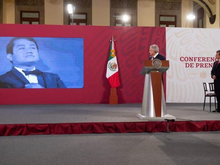 Lamenta AMLO fallecimiento de Armando Manzanero
