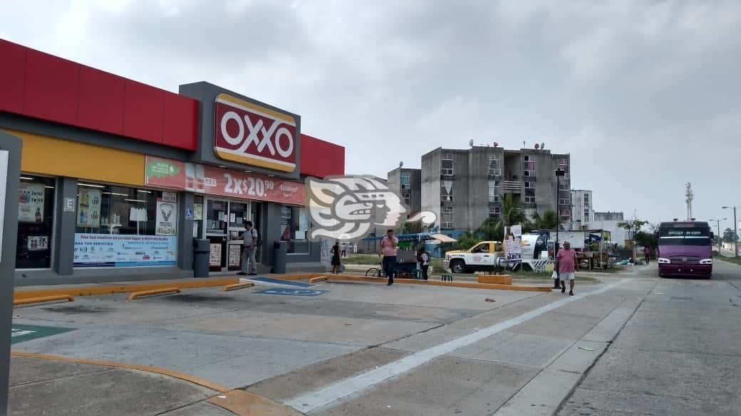 Imparables los asaltos a Oxxo en Coatzacoalcos; hasta 3 por día