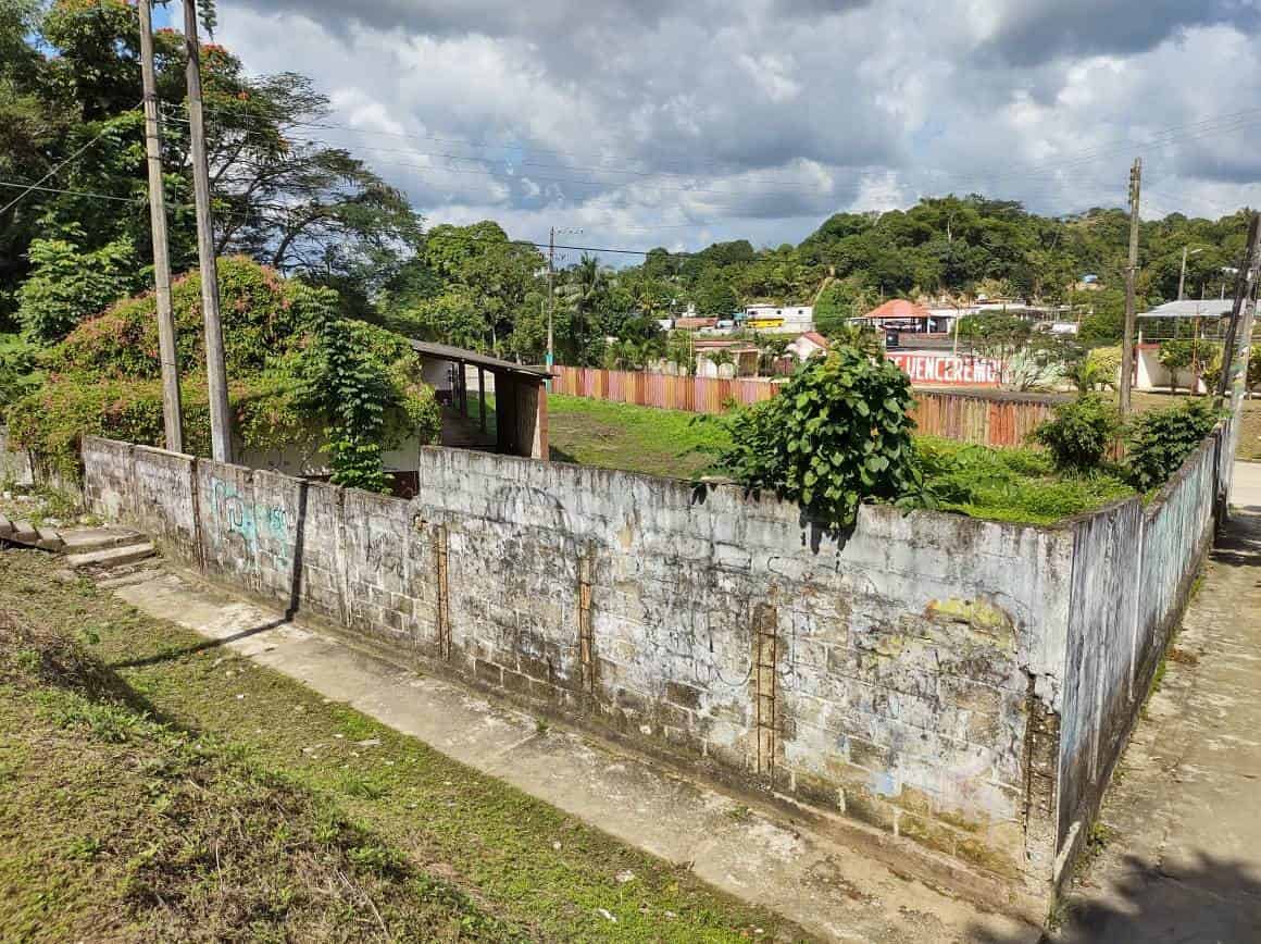 Instalaciones de la sección 16 de Moloacán siguen en el abandono