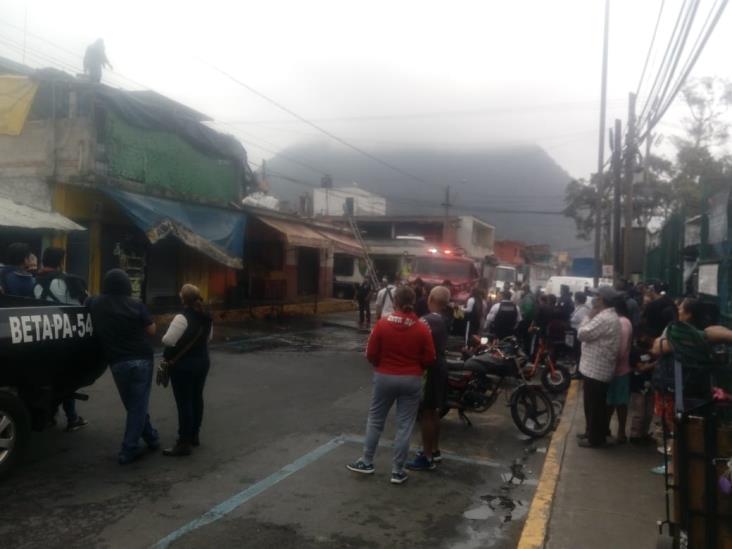 Incendio en Orizaba deja daños cuantiosos