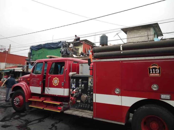 Incendio en Orizaba deja daños cuantiosos