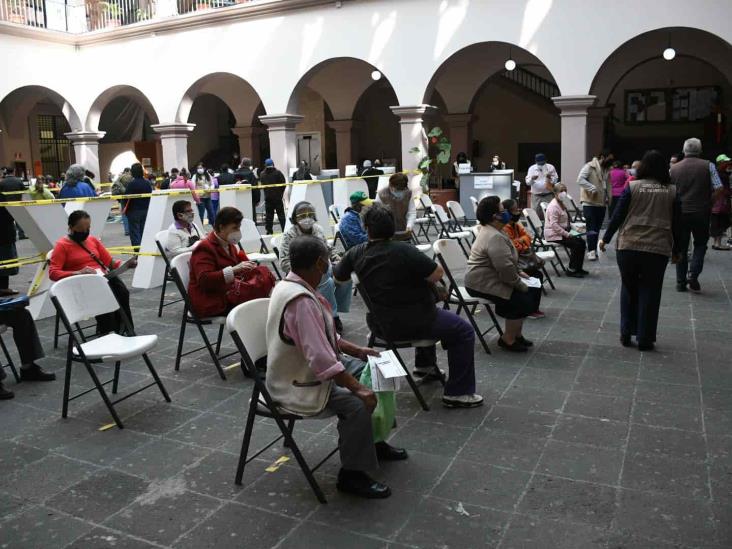 Largas filas por pago del predial en Xalapa