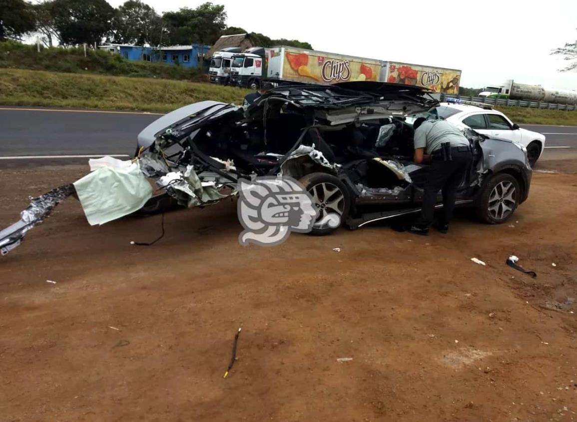Médico militar pierde brazo en choque en autopista rumbo a Isla