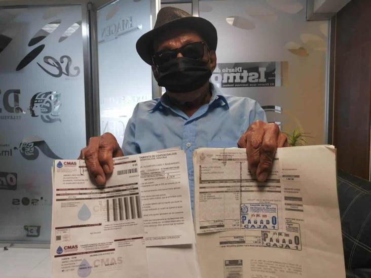 A pesar de cumplir con documentos, CMAS impide pago a abuelito