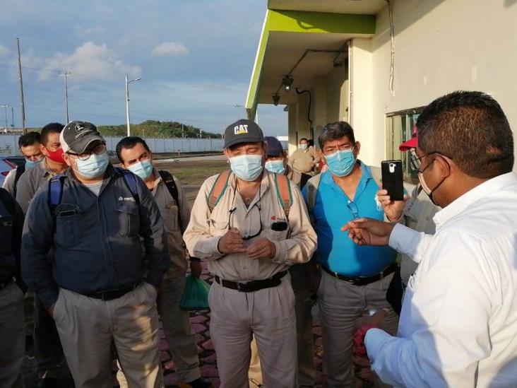 Petroleros se manifestaron dentro del complejo Cangrejera