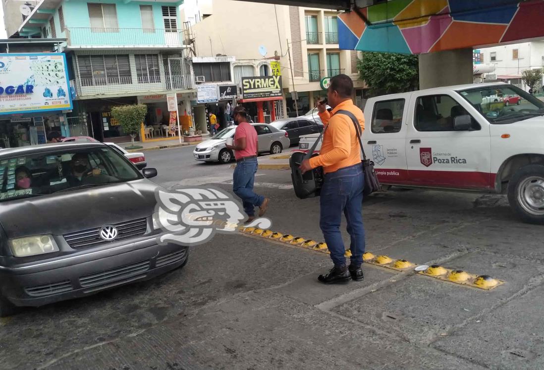 Albañiles de Poza Rica dejan la obra para cantar en los cruceros