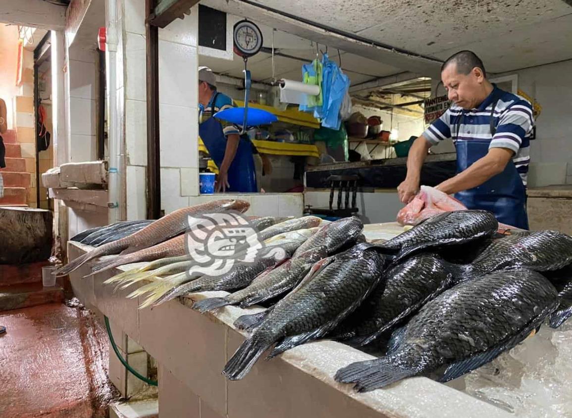 Repuntan ventas en el Mercado de Mariscos