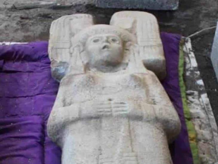 Hallan escultura femenina