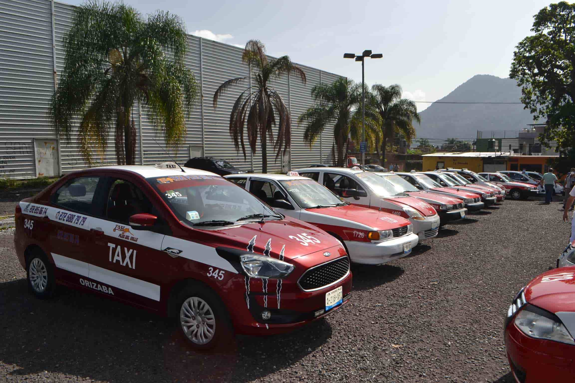 Ante aumento de gasolina, taxistas enfrentan crisis en Orizaba