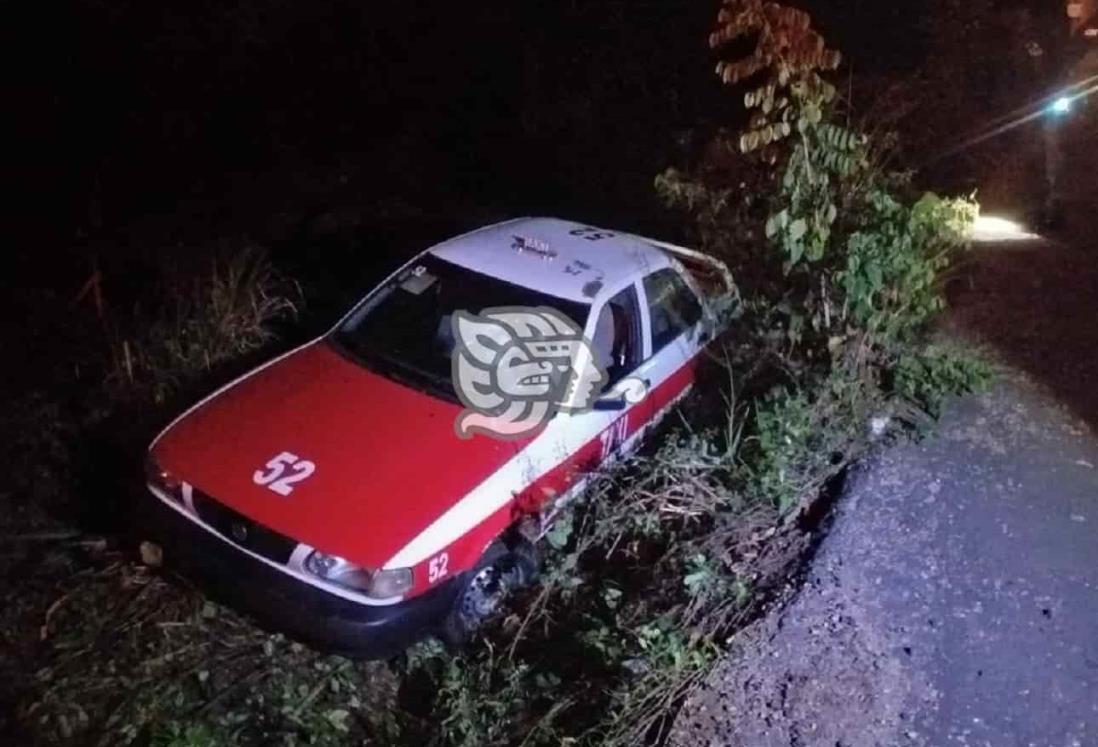 Encuentran taxi abandonado en la carretera Transístmica