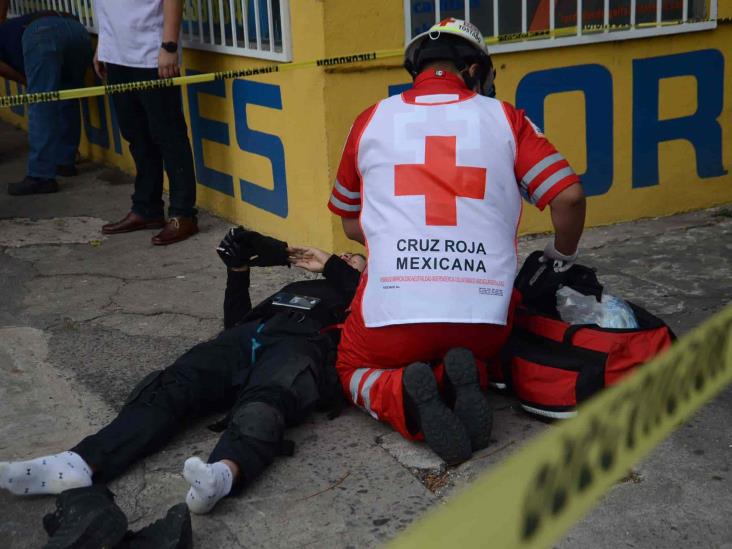 Moto patrullero se salva de milagro tras ser embestido por un auto