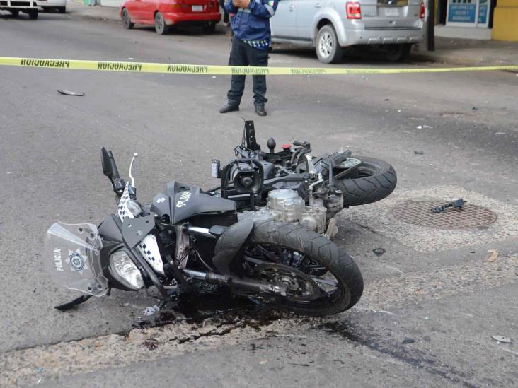 Moto patrullero se salva de milagro tras ser embestido por un auto