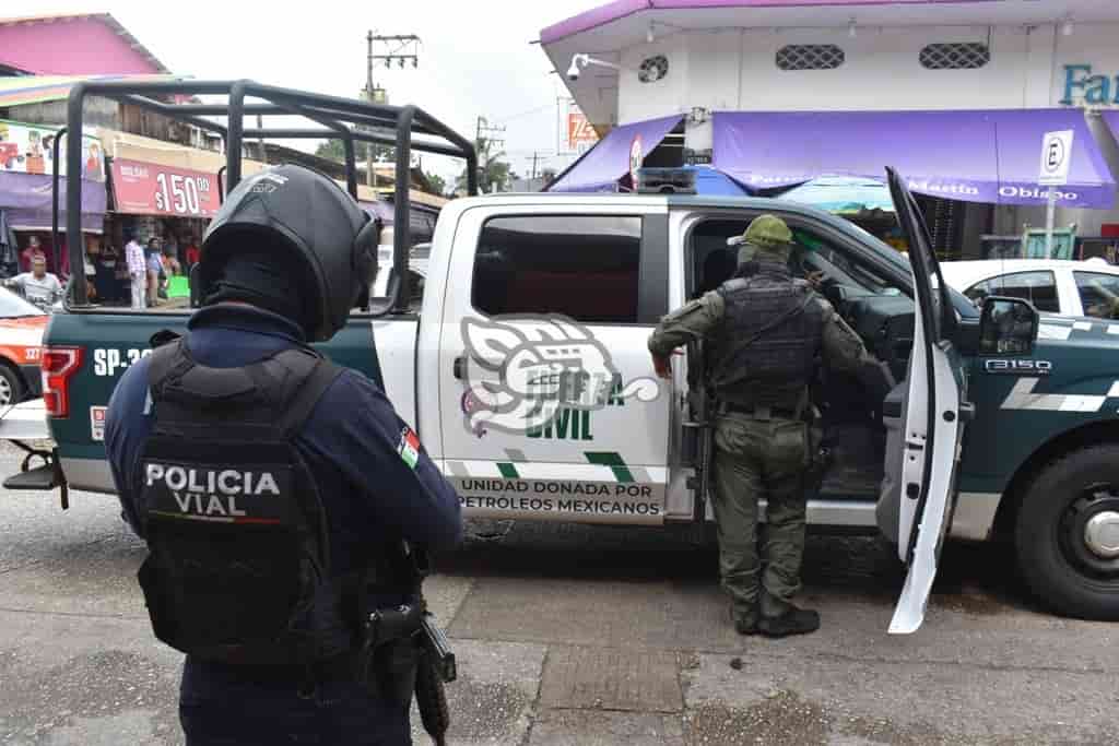 Fuerza Civil captura a dos presuntos narcomenudistas en la zona sur