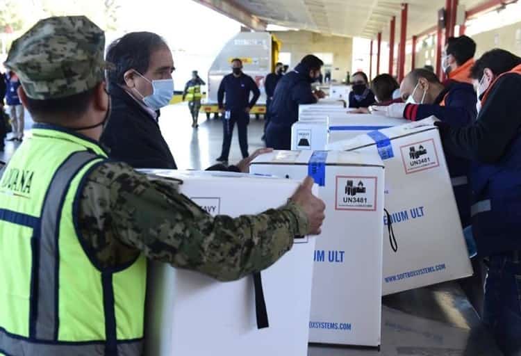 Narco acecha vacunas contra COVID-19 en Veracruz para mercado negro, alerta CNSP