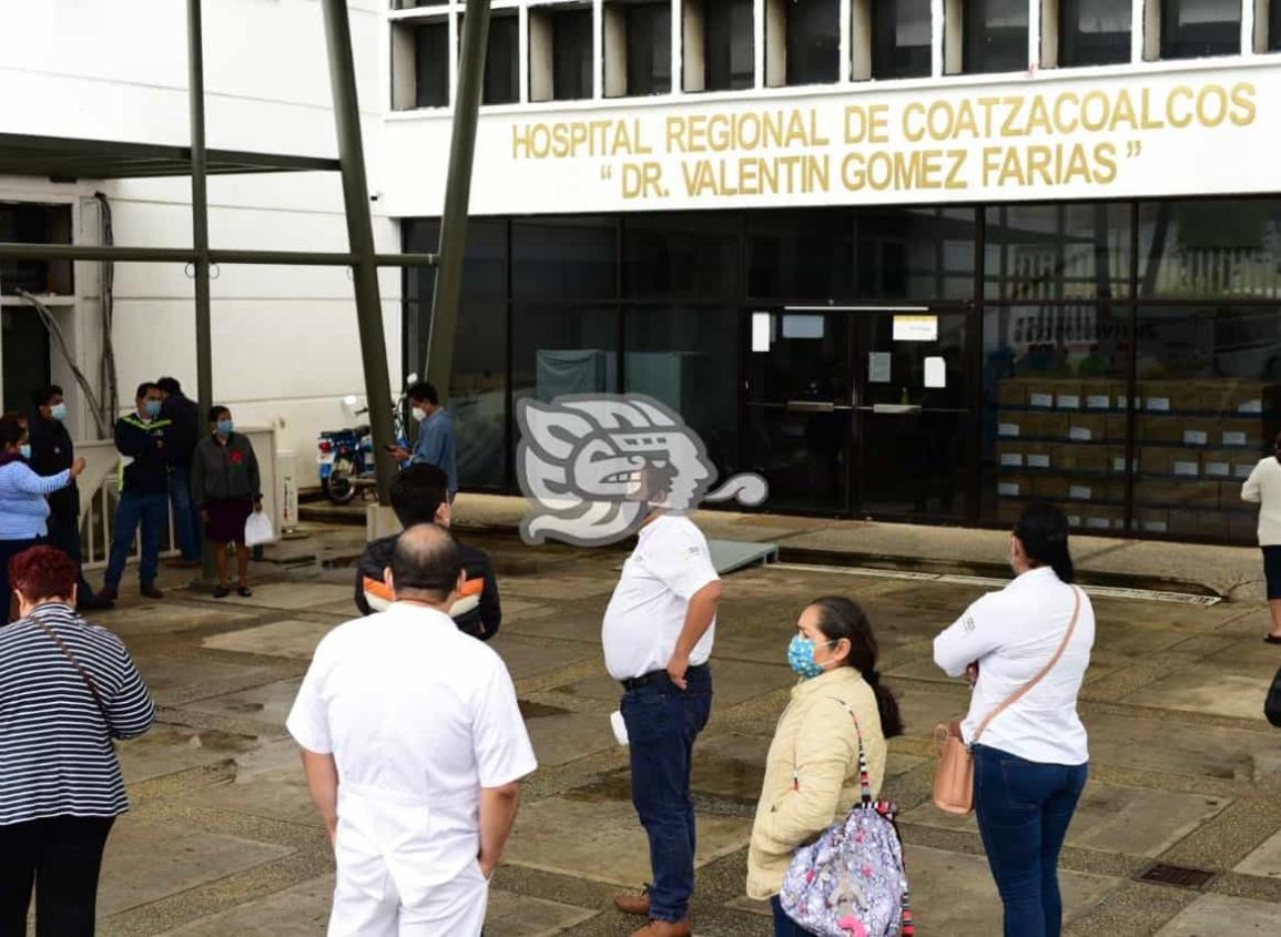 En Hospital de Coatzacoalcos, buscarán vacunar al personal no registrado