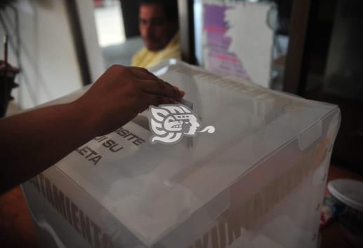 Por aplicar exámenes a aspirantes a Consejos del OPLEV