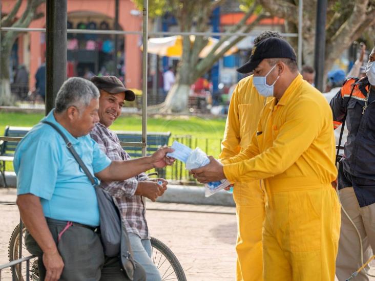 Pese alerta por rebrote, acayuqueños no cumplen con medidas sanitarias 