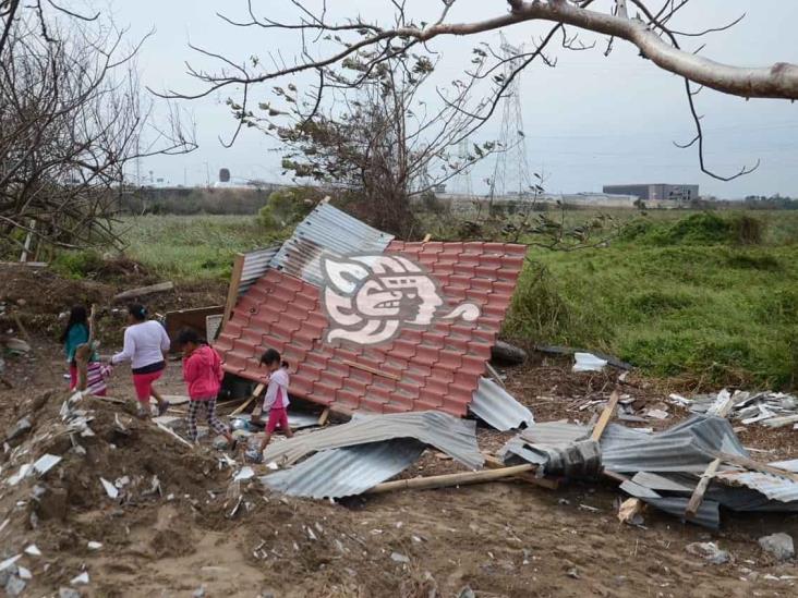 Desalojan agentes del PMA a 15 familias en Veracruz