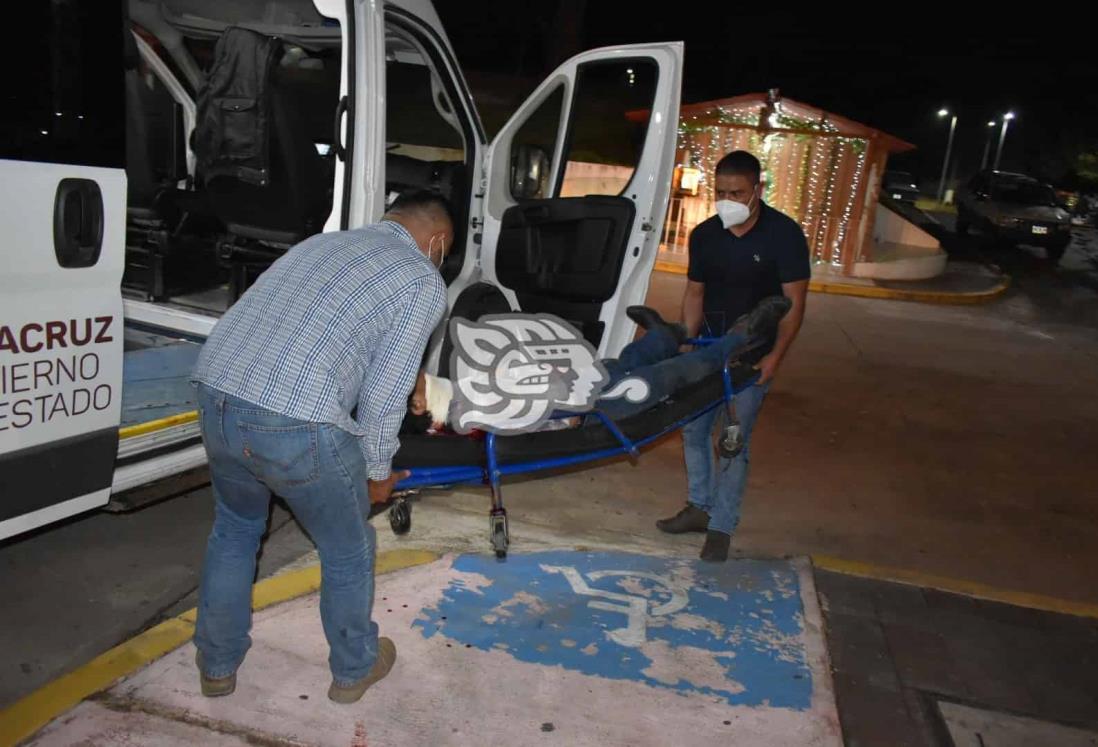 Agricultor sufre graves lesiones tras derrapar en Texistepec